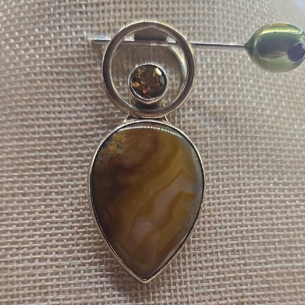 Charles Albert Gold and Brown Brooch